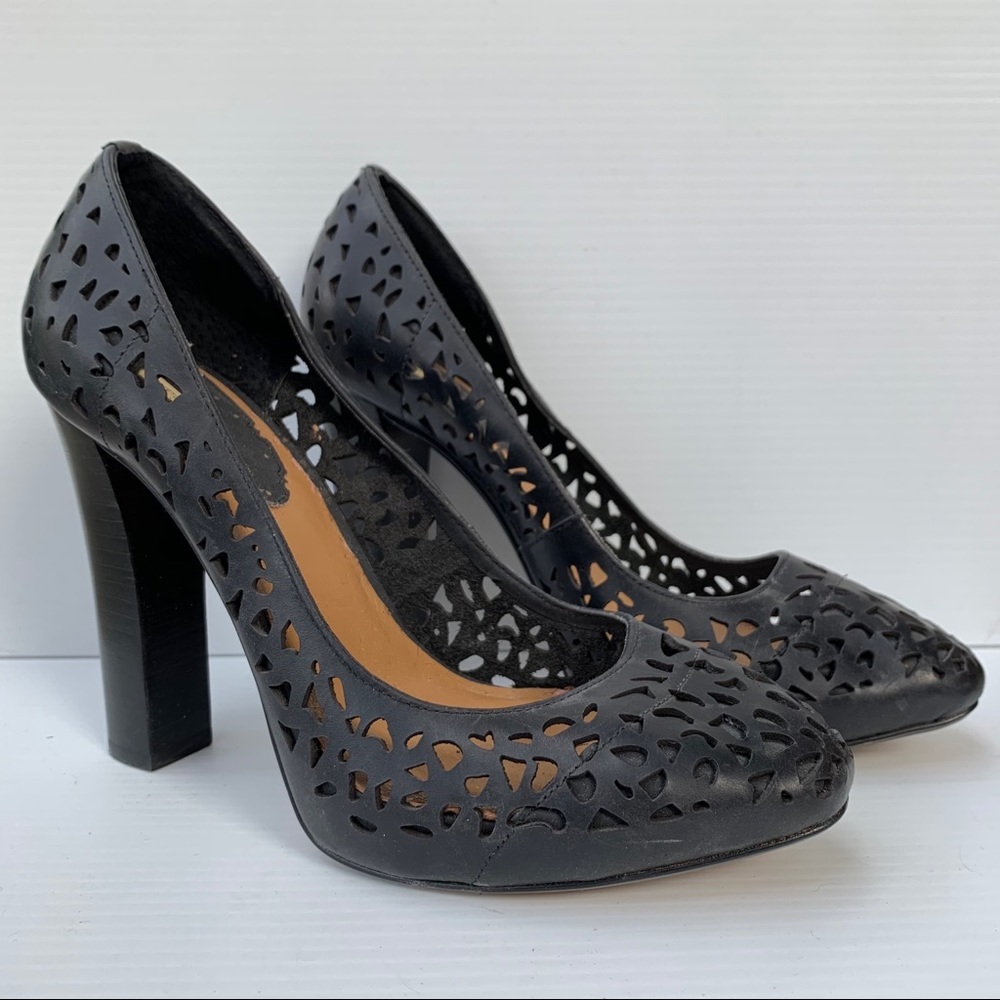 NEW Max Studio Charlee Lasercut Pump
